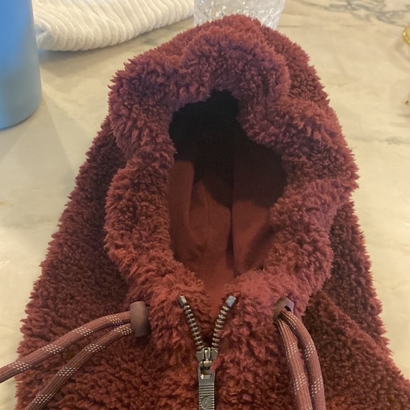Lululemon- Burgundy Sherpa Hooded 1/4 Zip Pullover Jacket - Picture 4 of 5